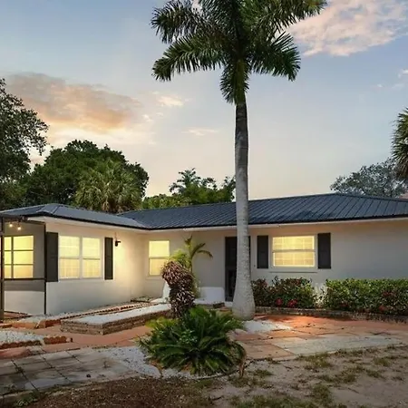 St Pete Heated Pool Hot Tub 5 Min To The Beach St. Petersburg Exterior photo