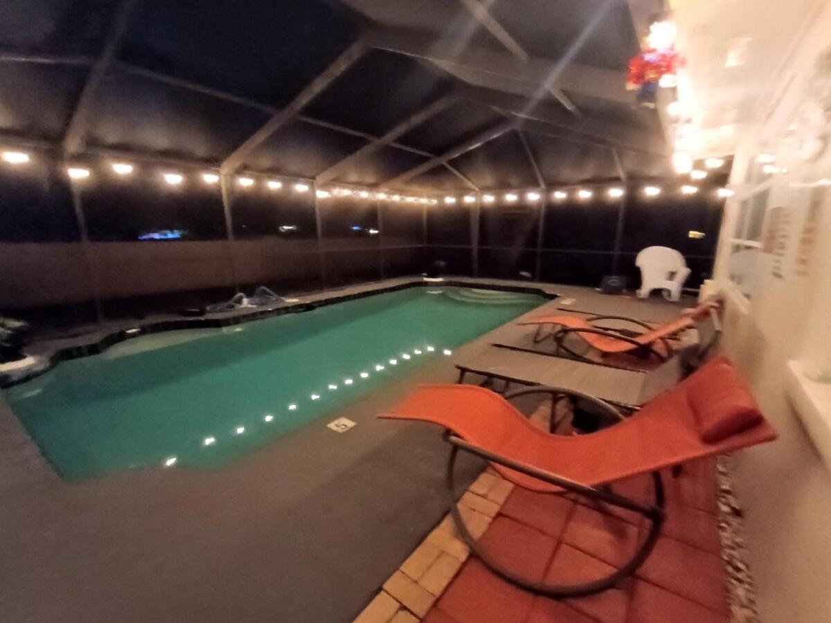 St Pete Heated Pool Hot Tub 5 Min To The