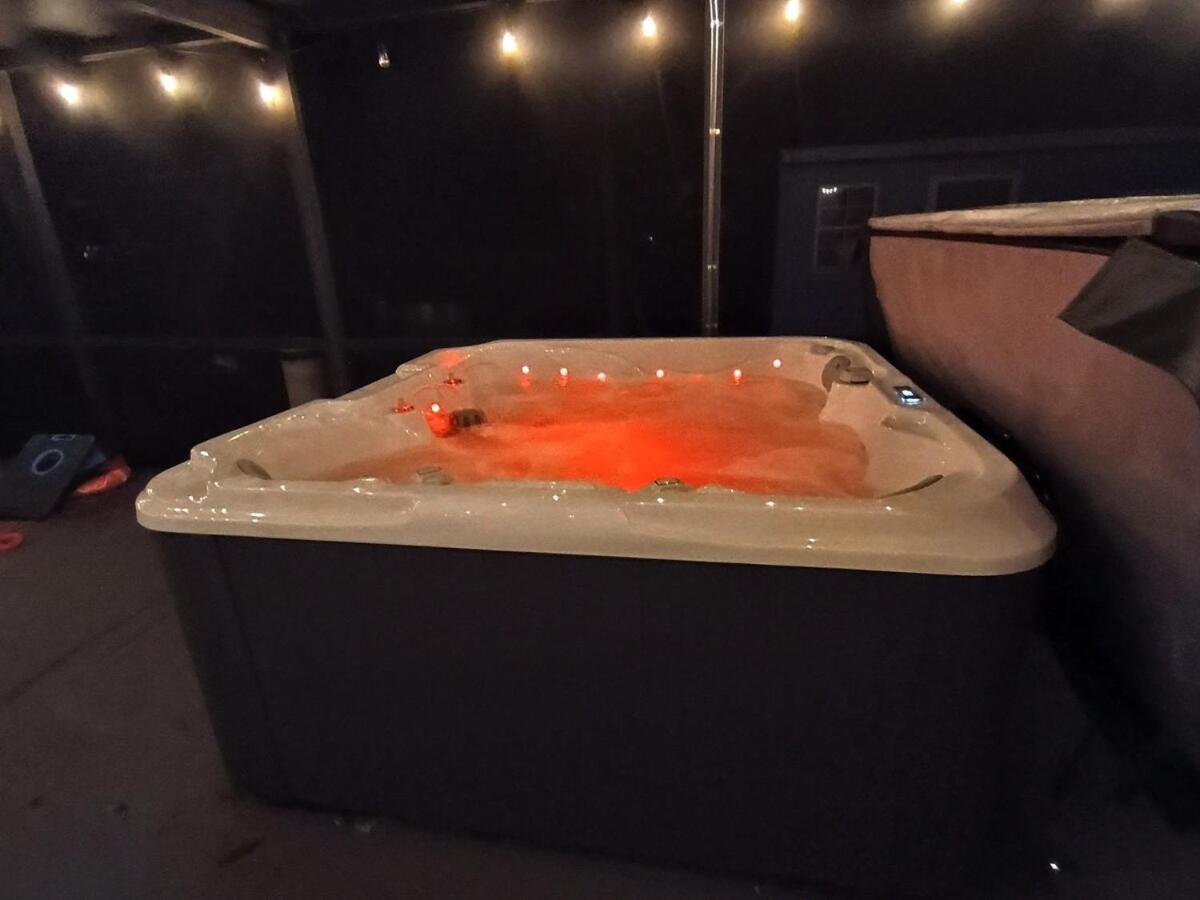 St Pete Heated Pool Hot Tub 5 Min To The St. Petersburg